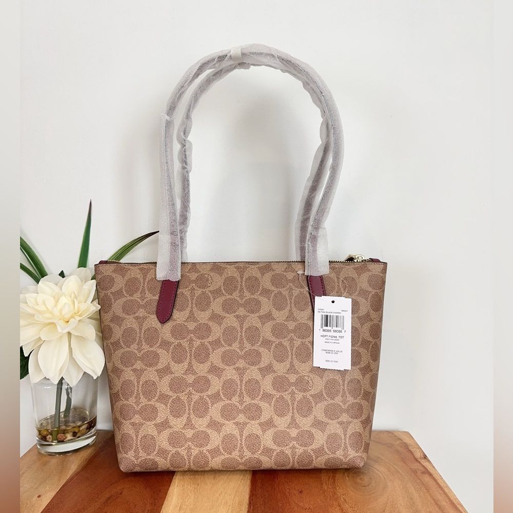 NWT Coach‎ Fiona Zip Tote Bag In Signature Canvas With Horse And Carriage Print - Picture 4 of 7
